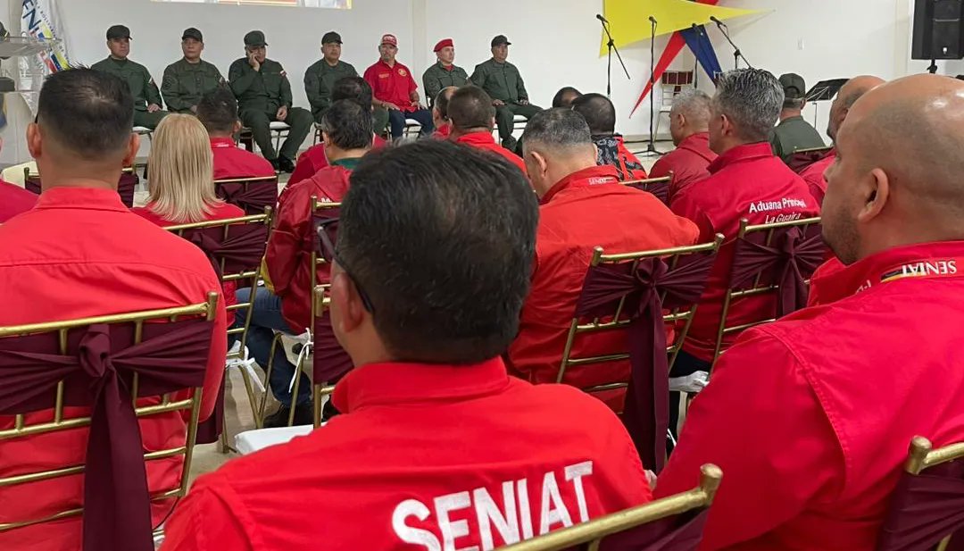 Comandante General, M/G. <a href="/ElioEstrada18/">M/G Elio Estrada Paredes</a>, presidió el acto de Entrega y Recepción de nuestra Dirección de Resguardo Nacional e imposición de condecoraciones al personal militar y funcionarios adscritos al Seniat.