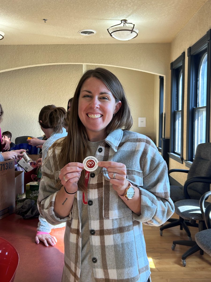 WICULeague's tweet photo. For #CUCommunityDay, Fort Community Credit Union had a great time putting together personal care kits for their local homeless shelters. https://t.co/40NJyivB2m