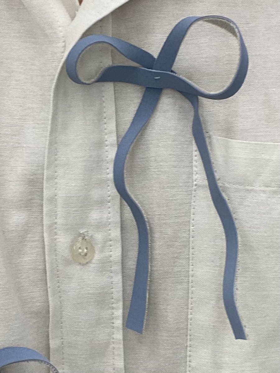 cubitodedani's tweet photo. ni les enseñé mi camisa de moñitos 🤲🏼 https://t.co/R1GQ50f9ZV
