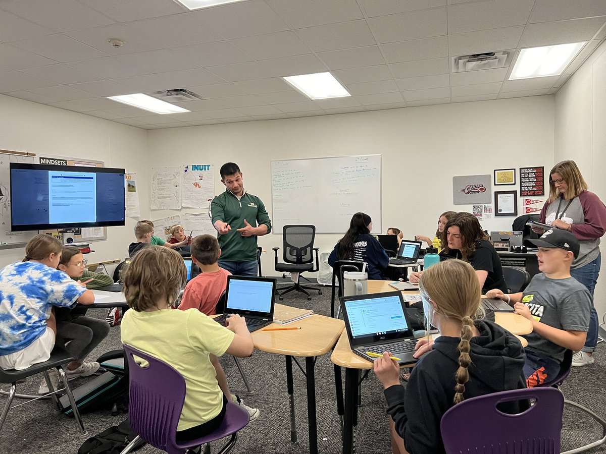 MindyBuck's tweet photo. Praise Walks allow teachers to get into classrooms and see the great work that we are all doing for our students!
Bonus: our administrators cover classes so our teachers don’t have to lose their plans. Committed to a positive culture!
@wgcsdhawks @MattLakis_WGHS https://t.co/KPHsw2wVbR