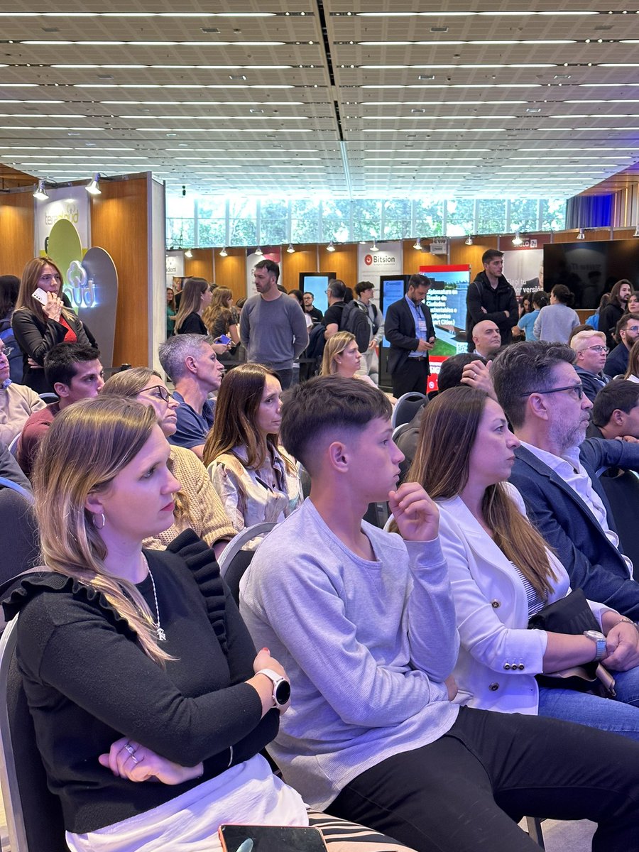 #Ahora comenzó el panel sobre #DeporteTech en el escenario principal: Tecnología aplicada al entrenamiento para el desarrollo de jóvenes futbolistas. Experiencia Club Atlético Belgrano. #SemanaTIC #Córdoba