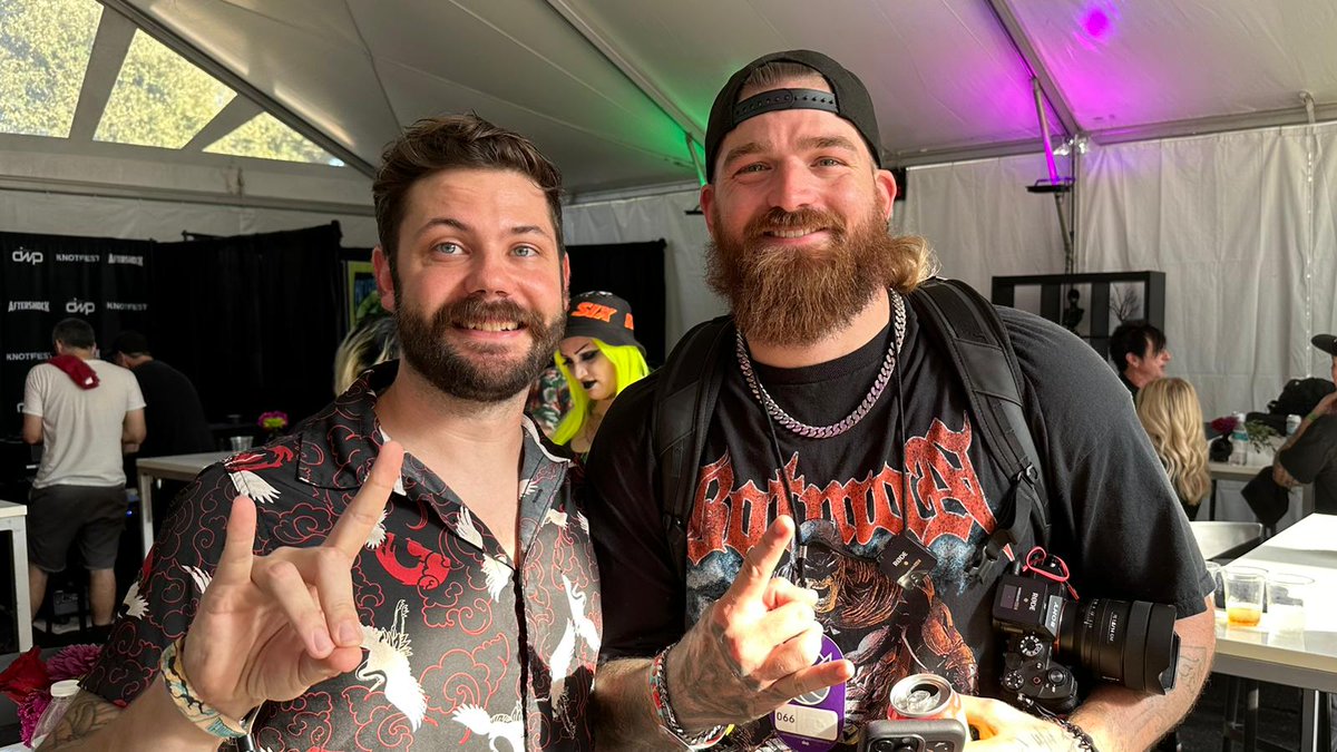 dicodecband's tweet photo. Ran into @jake_theviking at Aftershock what a super down to earth, friendly guy. We had an awesome interview about BABYMETAL, Ghost Hunting, Sleep Token,and more! Video up on YouTube! https://t.co/vxDgbhX4B3