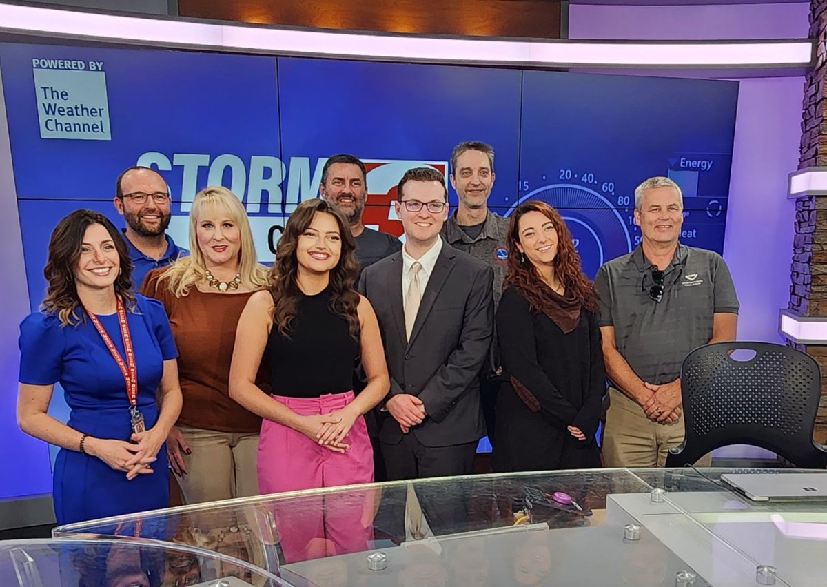 NWSPaducah's tweet photo. NWS Paducah visited our friends at WSIL News 3  today. https://t.co/OAPSYuBS6H