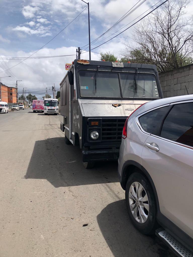 DomRichm's tweet photo. A quien corresponda! Solicitamos apoyo para retiro de puesto de alimentos sobre Av 95 Pte entre Cerrada Orquídeas y Cerrada de los ciruelos @eduardorivera01 @PueblaAyto @segom_puebla la calle es recién REHABILITADA hemos pedido no más ambulantes Sr. Eduardo Rivera @Hechizero_38 https://t.co/c0n04Y0gRB