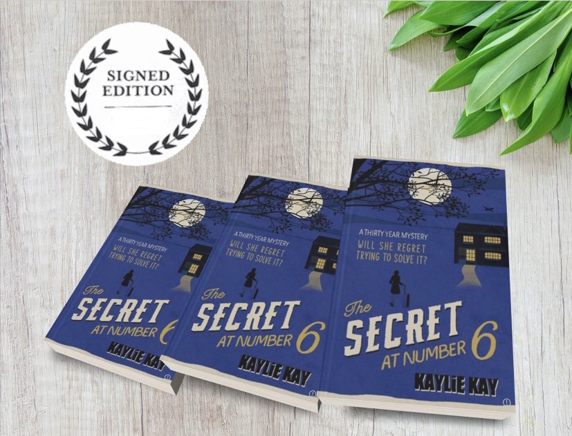 kayliekaywrites's tweet photo. ✈️ 👠For the new #cabincrew, the wannabe #flightattendant and the mystery-book reader who is interested in #aviation, follow #newhire Chloe and her two very different housemates in these limited edition signed copies 🖊️ 🎁 🎄 📖 ✈️

#supportsmallbusiness 

https://t.co/9LP2S3p4FD https://t.co/5dPbW9SNZO