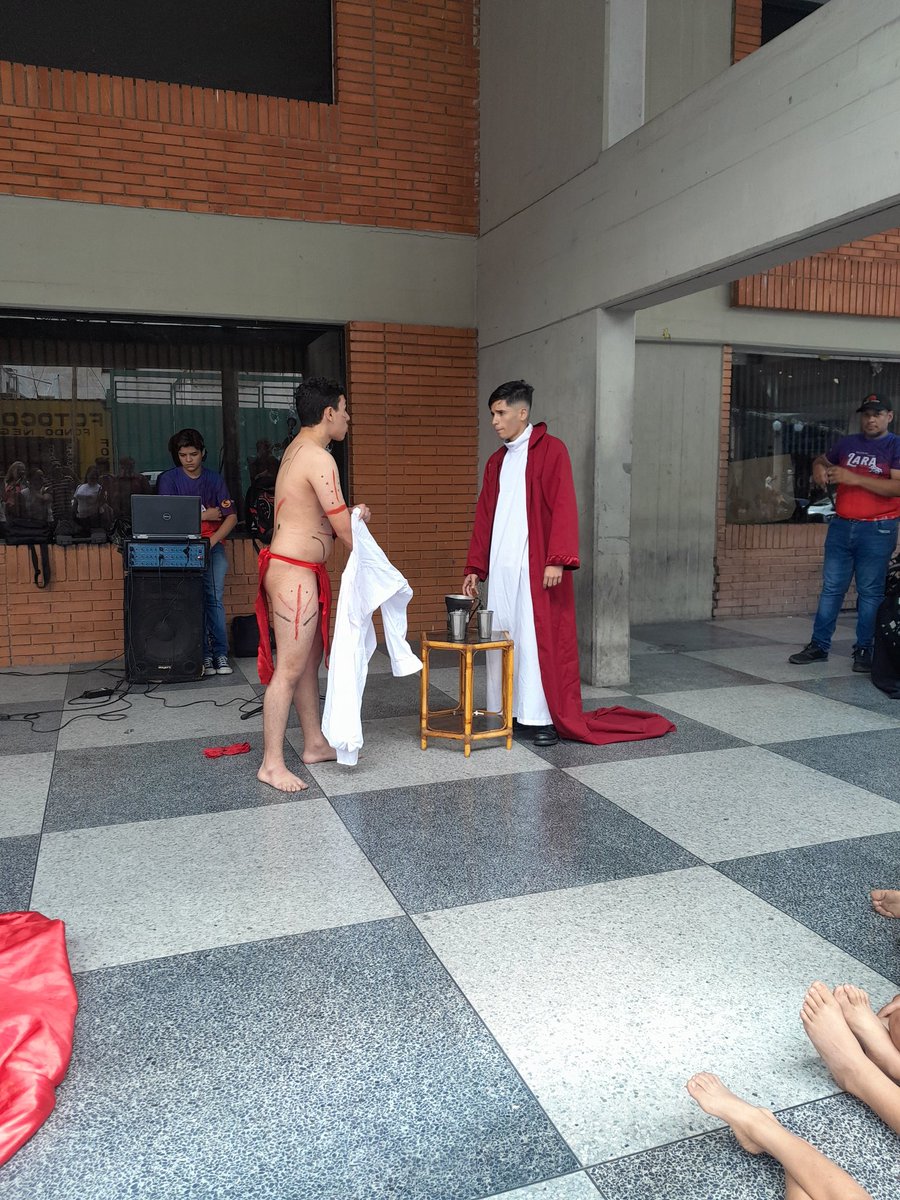 MerlyColteatro's tweet photo. CDCE del estado Lara, desarrolla actividades enmarcadas en el 12 de octubre Dia de la  Resistencia  Indígena.
@NicolasMaduro 
@MPPEDUCACION 
@_LaAvanzadora 
@dgcteatro 
@cdcelara 
@CulturaLara_ZE 
@AdolfoP_Oficial 
@juares_teatro https://t.co/VVNdNFvp0c