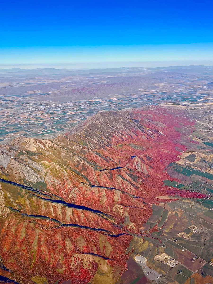 CHECK OUT this birds-eye view of fall foliage Sandi Nicotera took while flying into Salt Lake City!

You can submit your photos to KSL TV at ksltv.com/as-you-see-it
#utahfall #asyouseeit