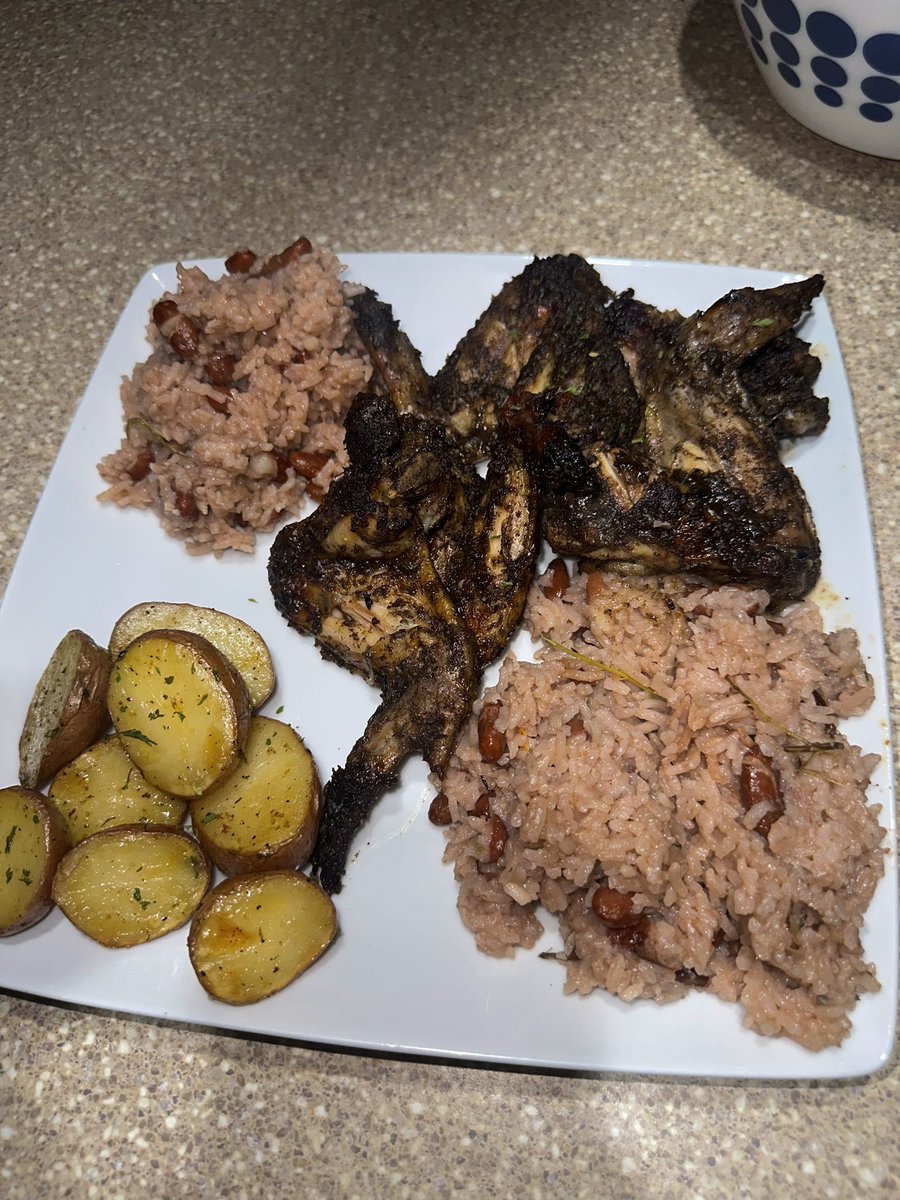 ellisthechef's tweet photo. I'm ellis from Louisville, this is my art 👨🏾‍🍳 https://t.co/qzAiayTvyq