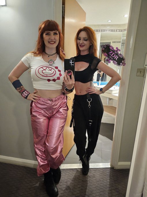 Girls night out with @MisuEeveeSquad for @blink182   #vipaccess #doubletrouble #blink182 #redheads https://t<a class="tags" target="_blank" title="On Twitter" href="/?out=eyJ0eXAiOiJKV1QiLCJhbGciOiJIUzUxMiJ9.eyJpYXQiOjE3MjI1NjgzMjYsImlzcyI6InR3cG9ybnN0YXJzLmNvbSIsIm5iZiI6MTcyMjU2ODMyNiwiZXhwIjoxNzU0MTA0MzI2LCJyZWRpcmVjdF91cmwiOiJodHRwczovL3R3aXR0ZXIuY29tL01pc3VFZXZlZVNxdWFkIn0.L7heb5MzZnai3tm2t-mbKygBEMNO_2t8AHyEcr7YUtl4fcpx0Od8UErI4vV4nGfpLuWYrqN1F0jB0PxpHbiyFA">@MisuEeveeSquad</a><a class="tags" target="_blank" title="On Twitter" href="/?out=eyJ0eXAiOiJKV1QiLCJhbGciOiJIUzUxMiJ9.eyJpYXQiOjE3MjI1NjgzMjYsImlzcyI6InR3cG9ybnN0YXJzLmNvbSIsIm5iZiI6MTcyMjU2ODMyNiwiZXhwIjoxNzU0MTA0MzI2LCJyZWRpcmVjdF91cmwiOiJodHRwczovL3R3aXR0ZXIuY29tL2JsaW5rMTgyIn0.hGbG2ITtsUyDJRi06rE77qVdLO7bWmS1bpDBJfoIKiDywu-SGnwKItq4FoqRSVVhG6mEa-YAJ1MNwcntsfgJjA">@blink182</a><a href="/tag/doubletrouble"class="tags"><span>#doubletrouble</span></a><a href="/tag/redheads"class="tags"><span>#redheads</span></a><a href="/tag/blink182"class="tags"><span>#blink182</span></a><a href="/tag/vipaccess"class="tags"><span>#vipaccess</span></a>