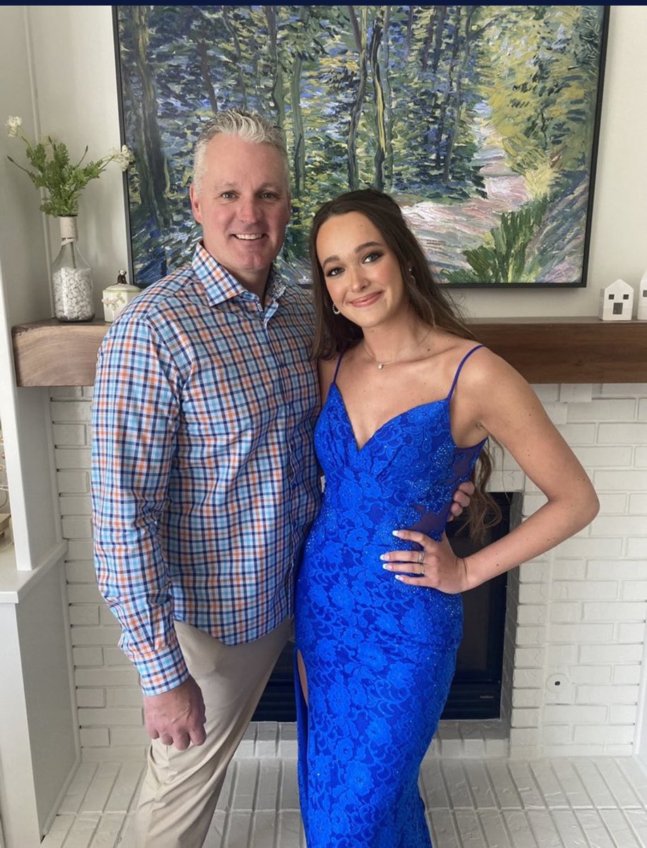 jbreeding1's tweet photo. Happy Birthday Maraye! I remember 20 years ago when I was on the Atkins Diet and ate Godfathers Pizza just a few hours before you were born … my body disagreed with that decision and I was useless during the delivery 😐
Love You!!! https://t.co/1JakGqGARU