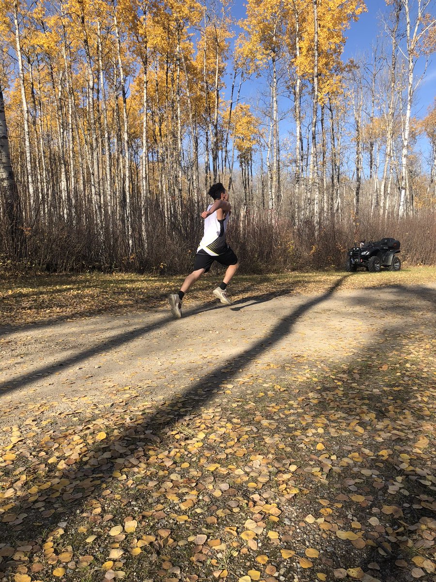 Huge congratulations to Haynen Bighetty for getting silver at the NEASSA Zone Cross Country Competition in Intermediate Boys. #ProvincialsBound @FMPSD @Mix1037FMNews