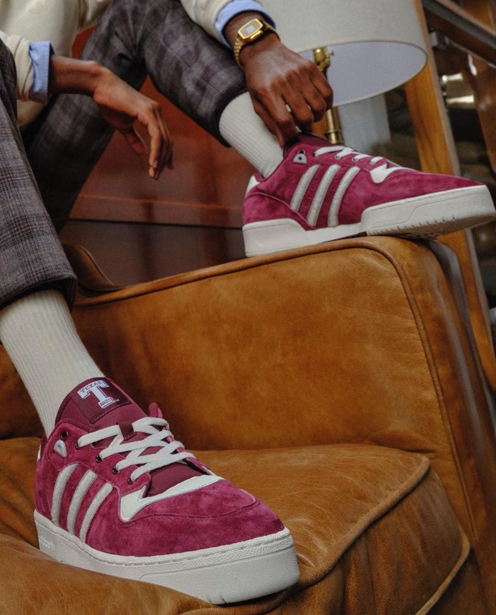 snkr_twitr's tweet photo. AD: STEAL at $46.20 each
NCAA x adidas Rivalry Low Collection

Grambling State https://t.co/qRQDfvCDQl
Washington https://t.co/9R1n5PNZha
Nebraska https://t.co/yuHERsLVyg
Texas A&amp;M https://t.co/qlzIDdZO9U

Use code BIGDEAL https://t.co/XXjSTQ4IxZ
