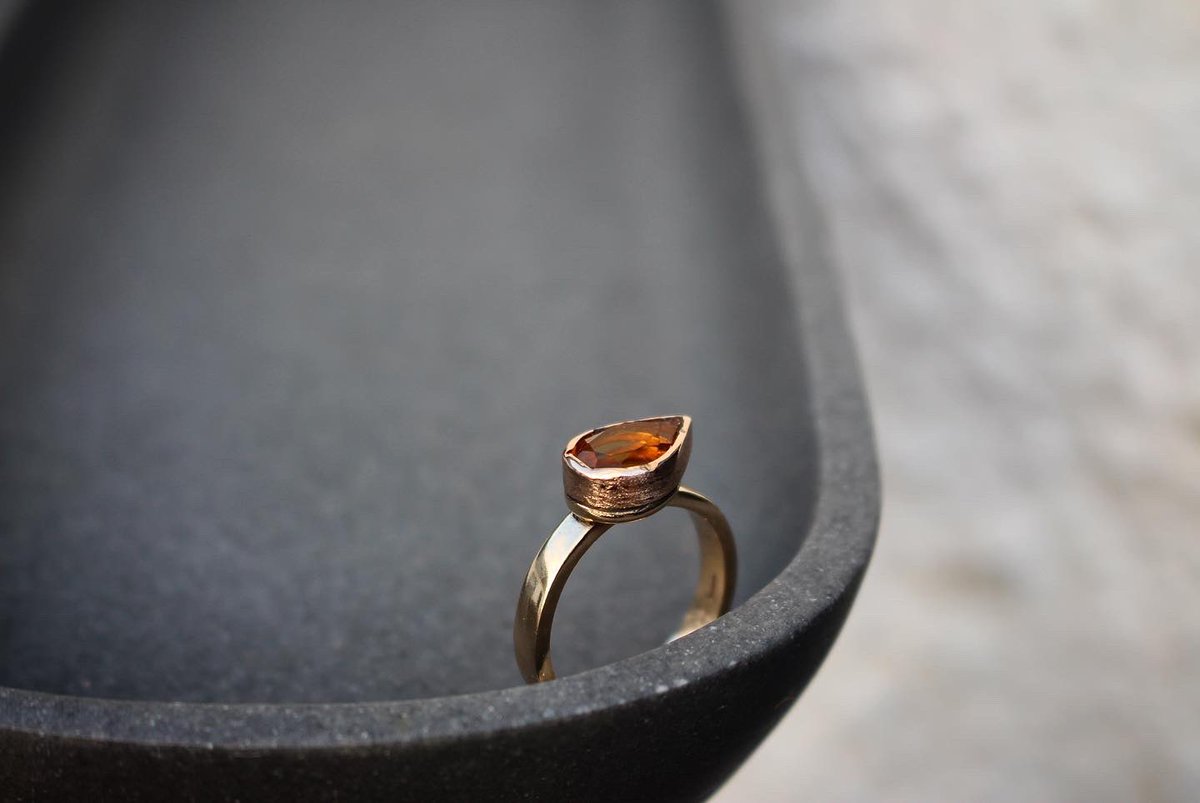 ruthamorrison's tweet photo. Gold Petal Ring with a Golden Citrine Stone
#gold #goldrings #citrine #handmadegold https://t.co/U1BpjanGfU