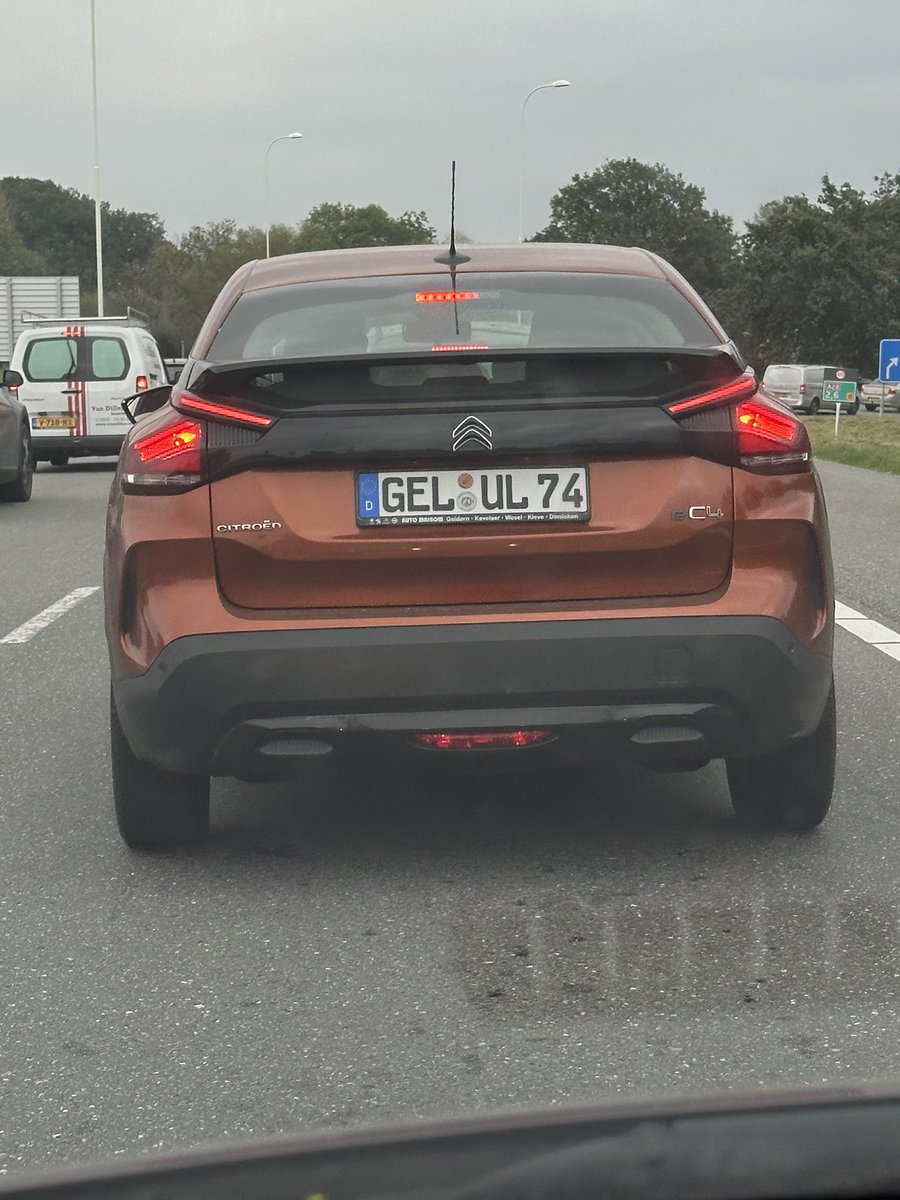 setlon's tweet image. En ik maar denken dat Duitsers geen humor hebben.