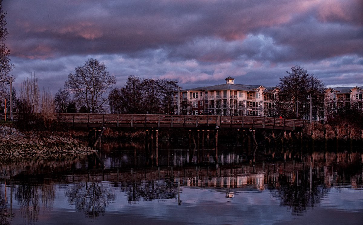 Sam_Alexandra23's tweet image. Hi Gang!  Today is #WaterReflections Wednesday!    Please share one of your best captures of a reflection on the water and I&apos;ll retweet faves and best efforts. #Photography #Reflections #Water