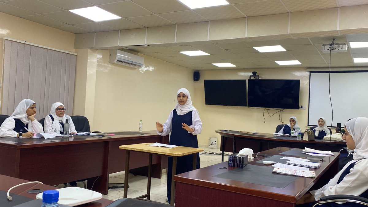 مدارس شناص وصحم والصديقة بنت الصديق تتأهل للأدوار النهائية من مسابقة المناظرات الطلابية،حيث تأهلت شناص وصحم بعد منافسات مثيرة بين١٢مدرسة،لتلحق بهما مدرسة الصديقة بنت الصديق كأفضل ثالث بناء على أعلى الدرجات،ألف مبارك للجميع،ومزيد من التوفيق لمن لم يتأهل.
#تعلم_مستدام