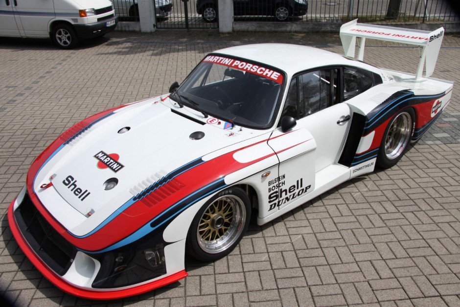 --Porsche 935/78 'Moby Dick'--
Group 5 peaked in 1980, featuring privateer Porsches, Lancias, and BMWs. However, Porsche's factory cars, which dominated Group 5's early years, culminated in 1978 with the development of the iconic 'Moby Dick' Le Mans monster! (1/4) #GTCatalog