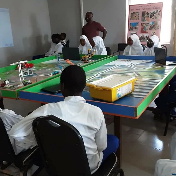 coderina's tweet image. Skill up your child, they'll thank you later
We hosted Al-Iman secondary school at Bauchi National Library, today as part of #AfriCANCodeWeek session
#coderinaib
@sap4good @dowNewsroom @NigEducation @FIRSTLEGOLeague @Ford @firstweets @LEGOFoundation
#steameducation