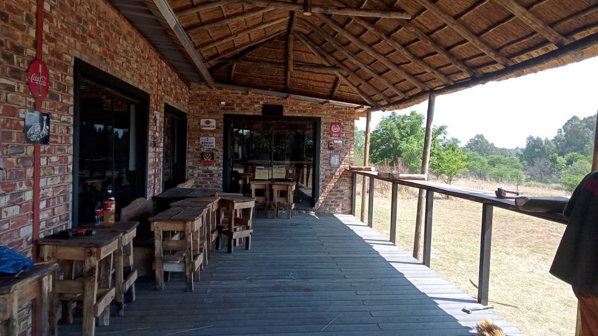 Buildtoimpress's tweet photo. Installation of a thatched roof in Vereeniging https://t.co/9M1mNReber