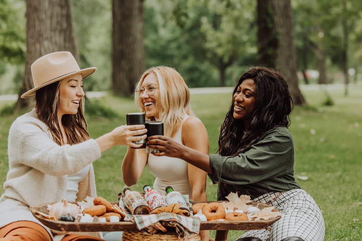 Grab some friends and gitcha a sip! 

#SipShine #GitchaASip #Moonshine #Cheers