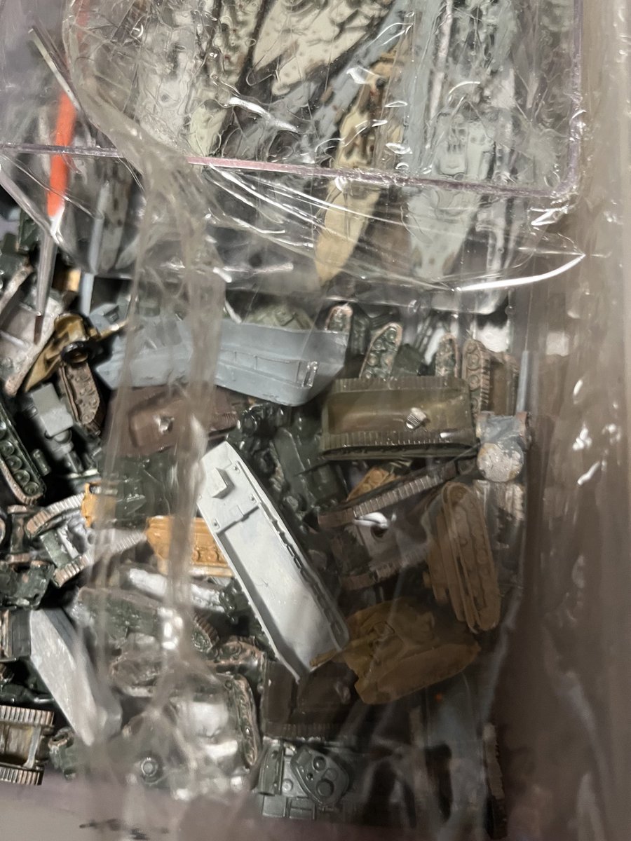 seahawk860's tweet photo. Just found 15 tubs like this of micro armor sorting thru this will be impossible but Iβm wondering what I have here #GHQ #microarmor β¦@rickyroyalbodβ© https://t.co/pSIVYDfBYn