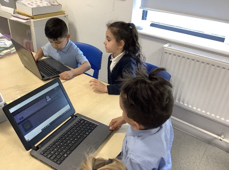 🖥️📚 Year 1 had an awesome time in their Computing lesson this week! They delved into the world of desktop and laptop computers, learning how to turn them on, log in, and log out. The excitement was palpable! 🤩 Applying their knowledge to complete tasks was the cherry on top!