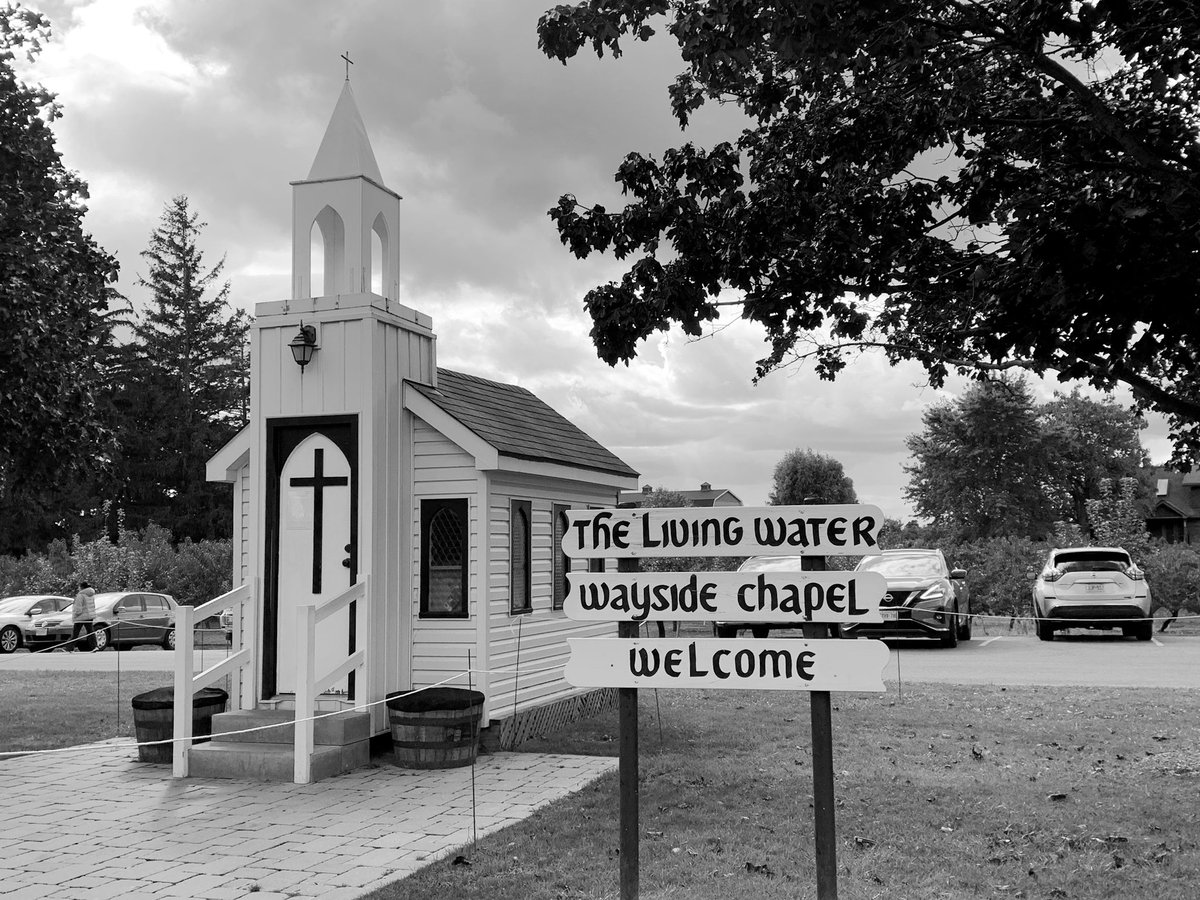 VijayEllaurie's tweet photo. @BraydenCreation Niagara 🇨🇦 #blackandwhitephotography #PhotographyIsArt #churches #minichurch https://t.co/tWEYkJHRyV