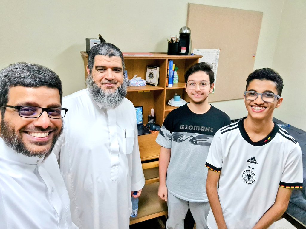 sgarnis's tweet photo. قضينا وقت جميل مع أبنائنا الطلاب في برنامج " زيارات السكن " ✨️

أصدقائي الجدد: محمد، بدر، مهند، علاء، انس، سالم، فهد، عبدالله شاكر لكم كريم الاستضافة و عقبال نشوفكم في أعلى المراتب💪

#kfupm https://t.co/gGwENLXv9U