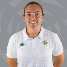 No podíamos dejar atrás en “Aquellos Locos de la Cabeza”, a una mujer única, pionera y luchadora en el mundo del futbol, el estandarte de las “guerreras” del Real Betis Féminas,hablamos de María Pry.
@MariaPry8 
#MultiBetis
#RealBetis 
#BetisFeminas
#LocosDeLaCabeza 
Sigue... 🧵