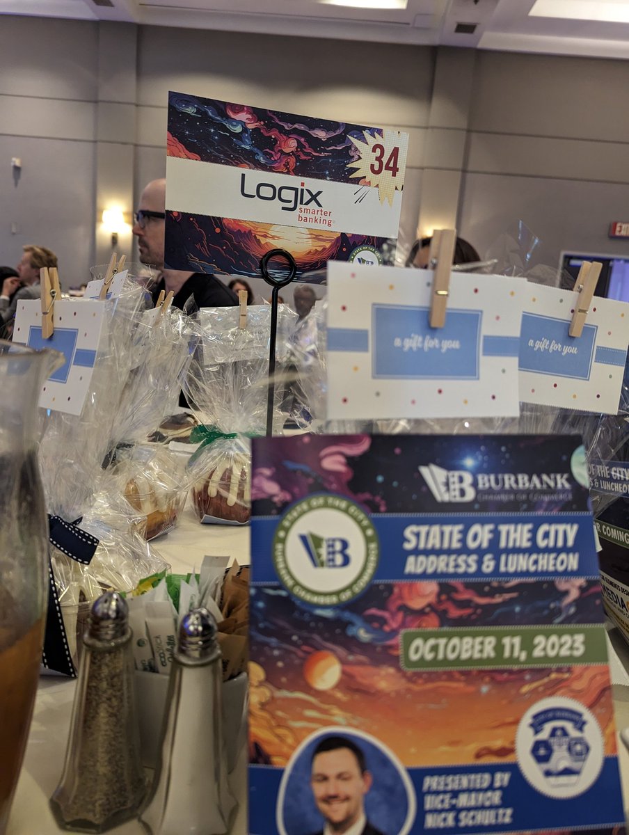 acalagias's tweet photo. Today is a beautiful day in @BurbankCA! @BurbankChamber is hosting the #StateoftheCity in the #MediaCapitaloftheWorld. @LogixFCU staff is here and celebrating the city's accomplishments. We're proud to have a branch in #DowntownBurbank and soon #TolucaLake! #orangeweglad https://t.co/cHirwYnc4w