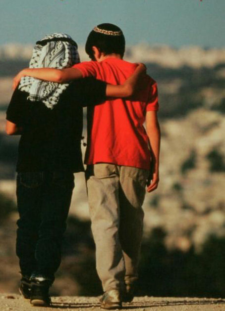 EniorJimenez's tweet photo. Les recuerdo a todos los Cristianos de buena conciencia: no tienen que tomar bando. Puedes condenar justamente la violencia sádica de Hamás, eso no te convierte en anti-palestino; así como puedes denunciar las medidas severas y extremas del gobierno israelí, eso no te convierte en anti-semita.

No confundan los gobiernos de los pueblos con las personas a las que gobiernan. Mantén tu imparcialidad, llama el mal mal dondequiera que lo veas y defiende la causa del inocente quien sea que sea, pues esto es lo justo ante Dios (aunque lo políticamente incorrecto ante los hombres corruptos). 

Oremos por la paz de Israel y de Palestina, pues en ambos, hay vidas inocentes (y de hecho, en ambos hay Cristianos que sirven a Cristo y su Iglesia).