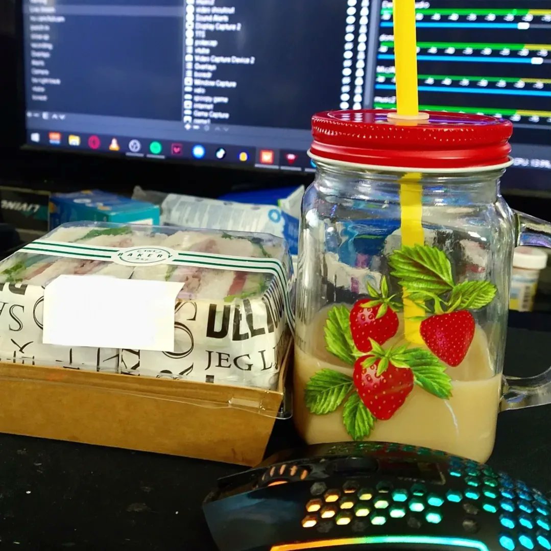 Toku_Nation's tweet photo. My snacks for #stream last night damn that sammy was so tasty 🤤 gotta get more for next time https://t.co/jvo4s0CLai