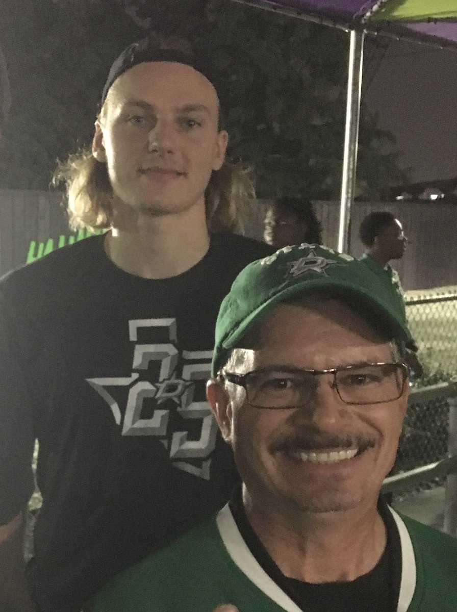 lclsportsluvver's tweet photo. @DallasStars ROOPE! 💚♠️ Here’s a little throwback from #SixFlagsNight 2017 #TexasHockey https://t.co/39p6PQTZj2