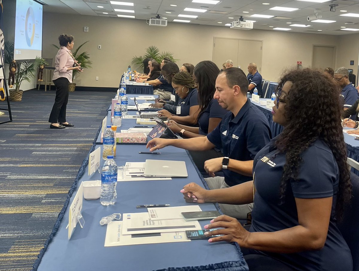 mdcps_profdev's tweet photo. Reflecting on growth and developing impactful leadership with Year 3 principals @FIULead PDLP XIV @SuptDotres @MDCPS_HCMChief 
#YourBestChoiceMDCPS
#LeadershipDevelopment https://t.co/w81ur4l3AJ