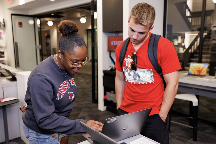 Attention, Redbirds! From today until Friday, October 13, buy AppleCare+ with the purchase of a MacBook Air or MacBook Pro and save 10% on the computer! Browse TechZone's MacBook selection before the offer ends. 😎💰 Open to the Redbird community (including alumni!).