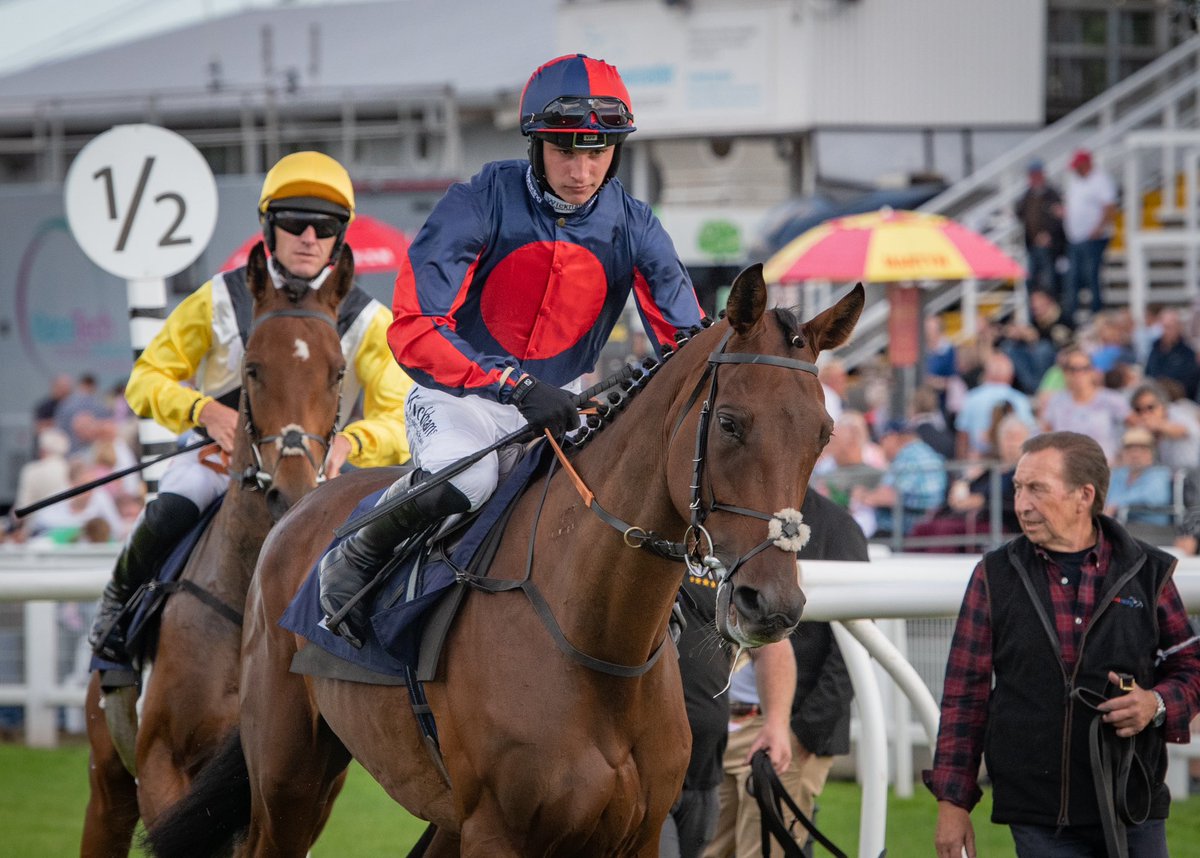 On Friday, a ‘Welsh Jump Jockeys Derby’ is set to be run at Chepstow over the classic distance of 1m4f to raise money for Welsh children’s cancer charity LATCH 🏴󠁧󠁢󠁷󠁬󠁳󠁿

Deva Racing’s Captain’s Pick, trained by Christian Williams, runs in the race with Richard Patrick riding.