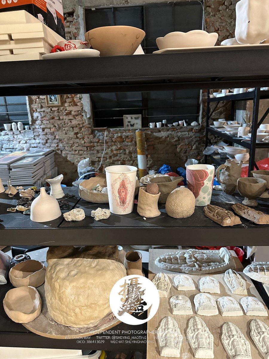小心翼翼
完全没底
画个陶瓷画
又是好多年不拿笔的死样子
我的研导恩师
我对不起你
明天继续画🤣…

@Fengsiyuan 
@WANIMAL912 
@sanyue520 https://t.co/QIP4FPagQh