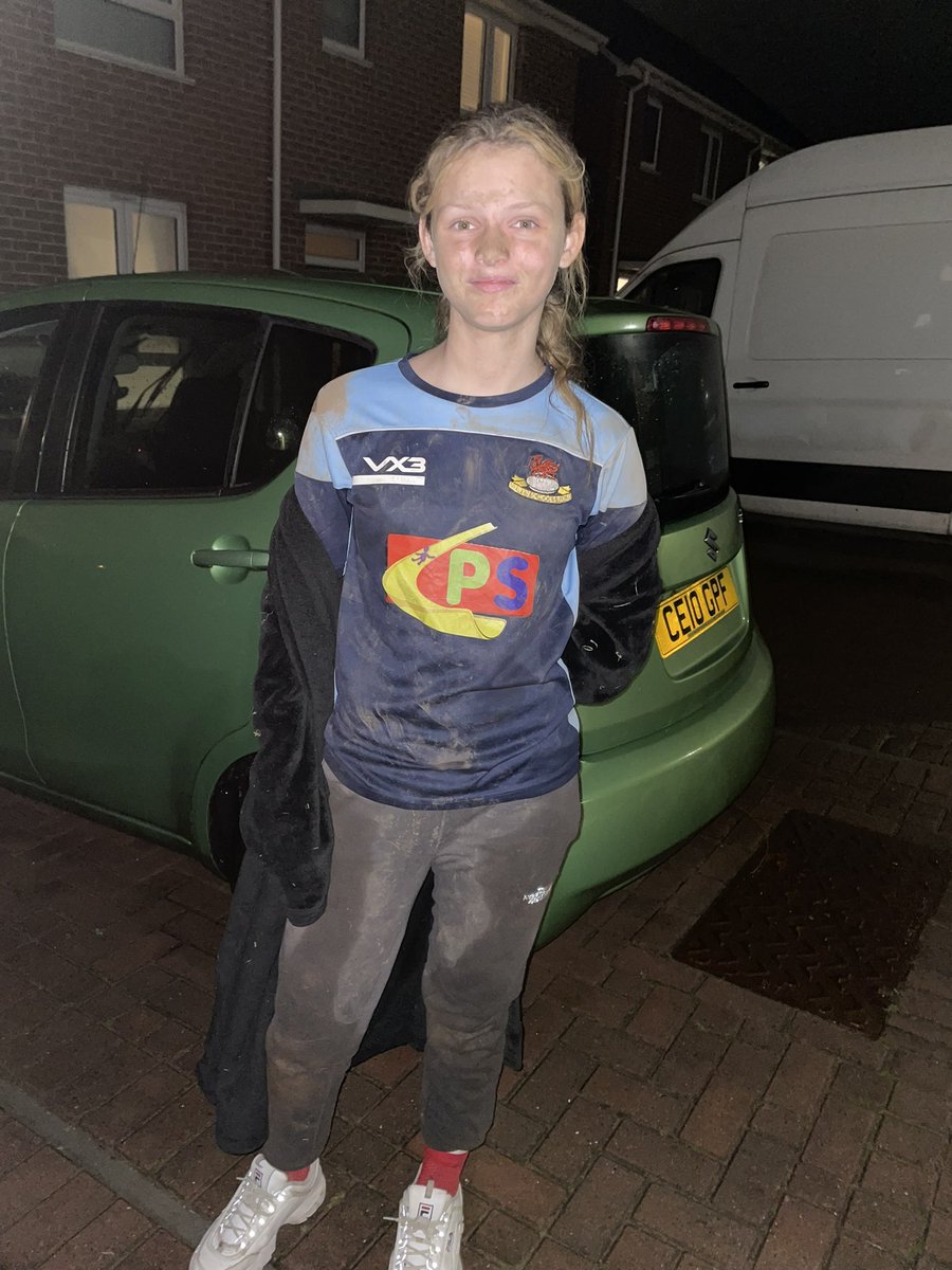 adi_jarvis's tweet photo. Never happier than when she’s covered in mud 😂 @RugbyArrows https://t.co/JeicLs4VOg