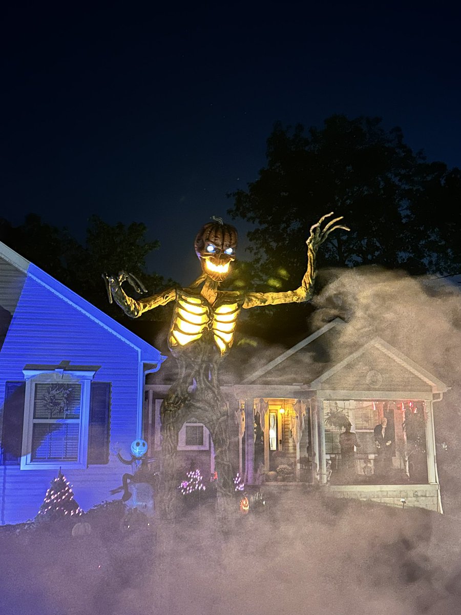 Insert Clever Name Here tweet media