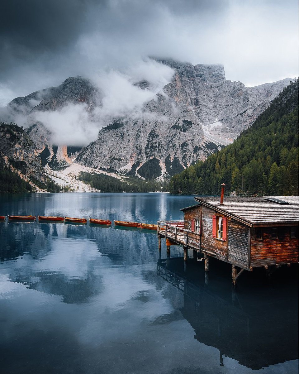 TravelDagger's tweet photo. Lago di Braies | Italy 🇮🇹 https://t.co/vu51bmzHKs