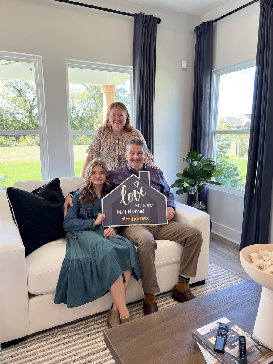 M/I Homes – Nashville has its very first homeowners! 🥳 John, Cristen, and Mia are so thrilled with their new home in Gallatin and we couldn't be happier for these trendsetters!