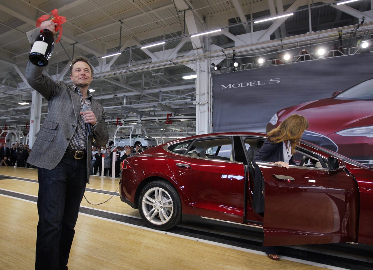 TESLARATI tweet media