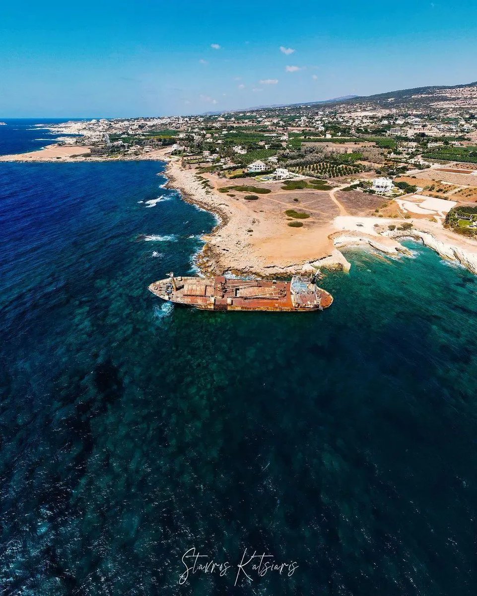 A tipping point. Shipwrecks often bring to mind tragedy and sorrow. While no one was harmed when the EDRO III sank, the skeleton of the ship remains an eery presence on the #Paphos coastline. Do you agree? 📸 stavros.katsiaris [IG] #Cyprus4Holidays #Cyprus #shipwreck #Pafos
