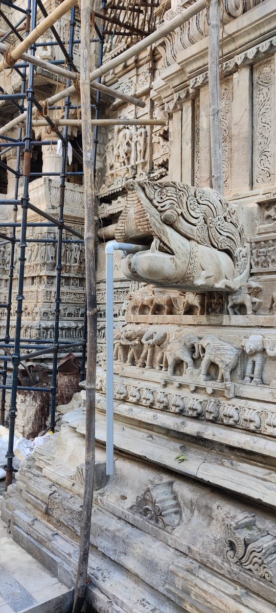 Today’s #DownpipeOfTheDay comes from the Jagdish Palace, Udaipur, India. 

Sent in by Tom Mawson.