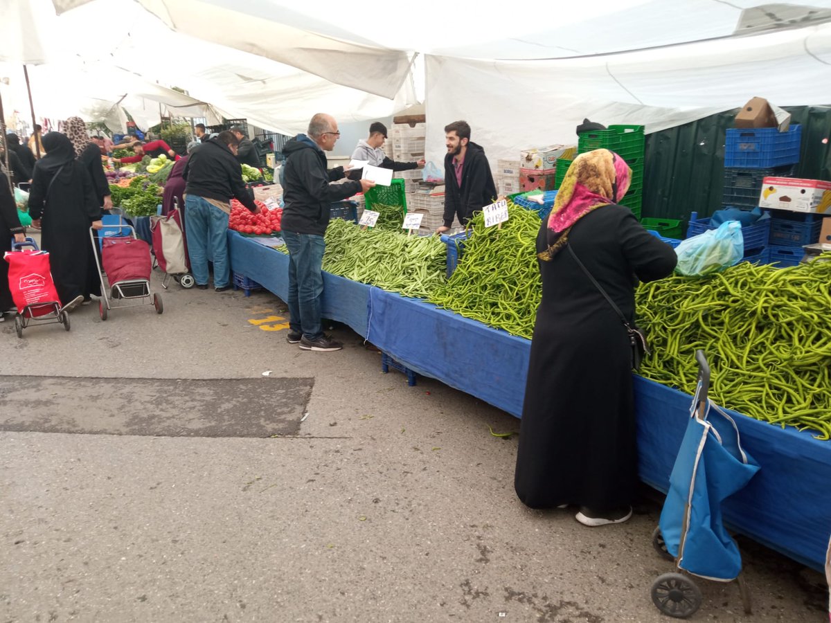 YesilsolUmr's tweet photo. "Özgürlük için yeniden" şiarımızla Ihlamurkuyu mahalle pazarında 15 Ekim Pazar günü Ankara'da yapacağımız 4. Büyük Kongremizin bildirilerini dağıtarak halklarımızı kongremize davet ettik. 
#ÖzgülükİçinYeniden https://t.co/e5G5gbGTkV