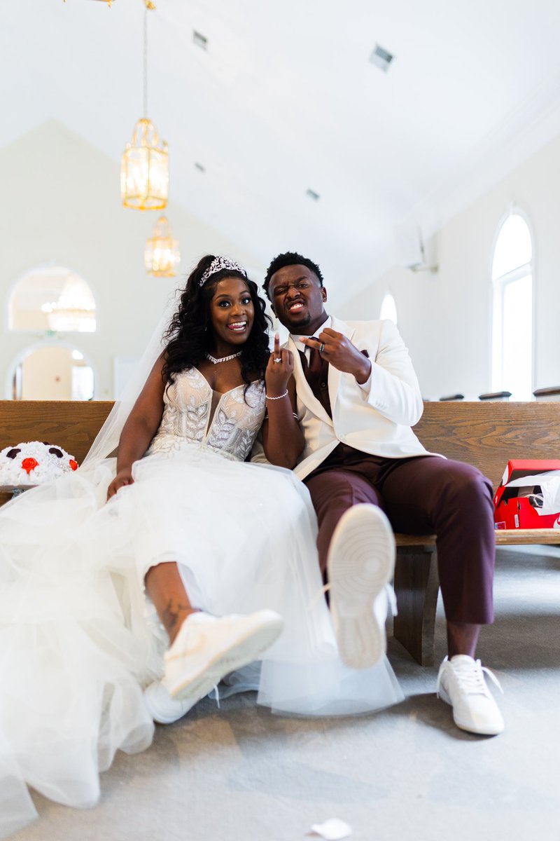 TaybaeDuhh's tweet photo. Delasbour —> Pope 💍
#SeptemberBride #BlackLove #RealLove #WeddingDay https://t.co/GAL7yGGiAC