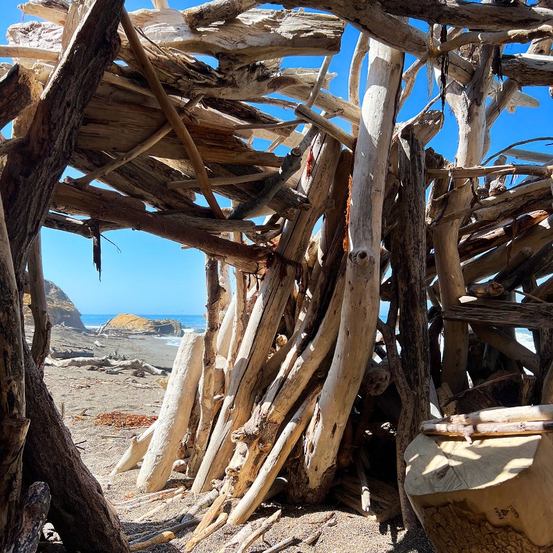TabletHotels's tweet photo. Central California’s undiscovered, undeveloped, unpretentious surf villages are a dying breed. And for the unfamiliar, they probably seem too good to be true.