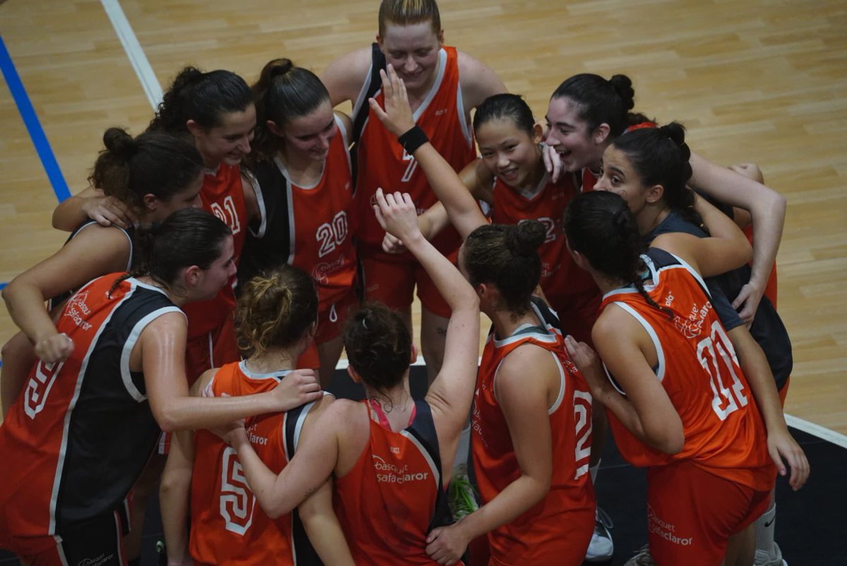 safaclaror's tweet photo. RESULTATS | 🏆 1a. Territorial Sènior Femení
#SenBFem 6️⃣1️⃣
@basquetaese_ 4️⃣6️⃣
💬 Novament aconseguim dominar el marcador al llarg de tot el partit, gràcies a ràpides transicions amb superioritats i bàsquets fàcils.
#SafaClaror | #ForçaSafa https://t.co/dGuTIFHhLX