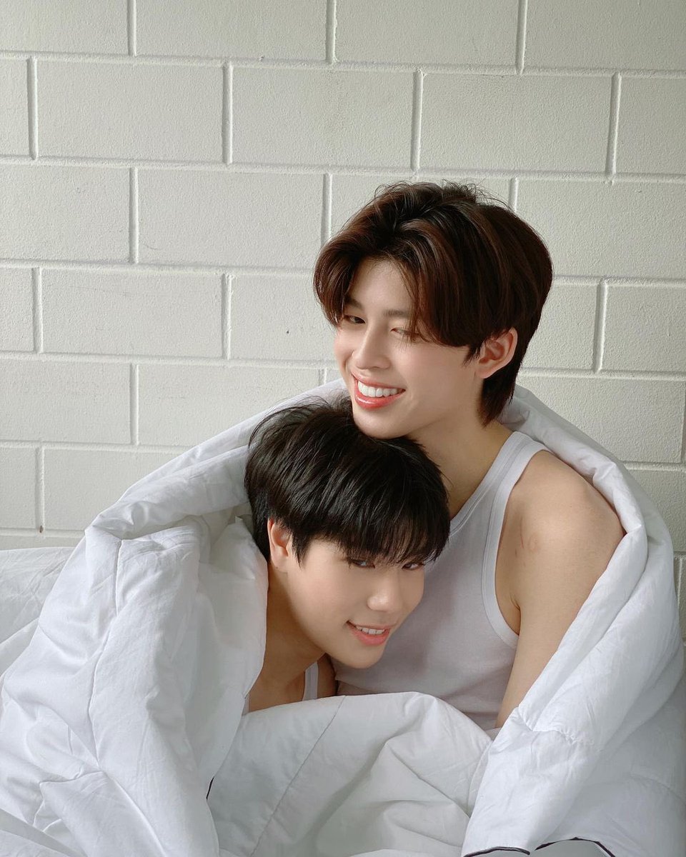 HaoRae_love's tweet photo. Now gmmtv, it's time for you to protect your artists properly, as a fandom we must also protect them, we must take care and ensure that those beautiful smiles do not disappear.
#SaveOurPond
#SaveOurPhuwin
#SaveOurPondPhuwin
@GMMTV https://t.co/KnIuLUugQL