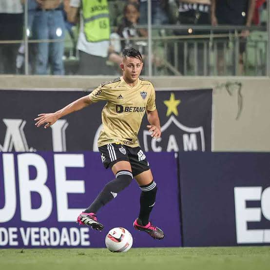 A Seleção Brasileira sub-17 foi convocada pra Copa do Mundo da categoria nessa quarta-feira.

Na lista do técnico Phelipe Leal, dois  Crias do Galo: 

- Pedro Cobra (Goleiro);
- Vitor Gabriel (Lateral-Direito).

Iseppe ficou de fora da lista. 

📸 Reprodução